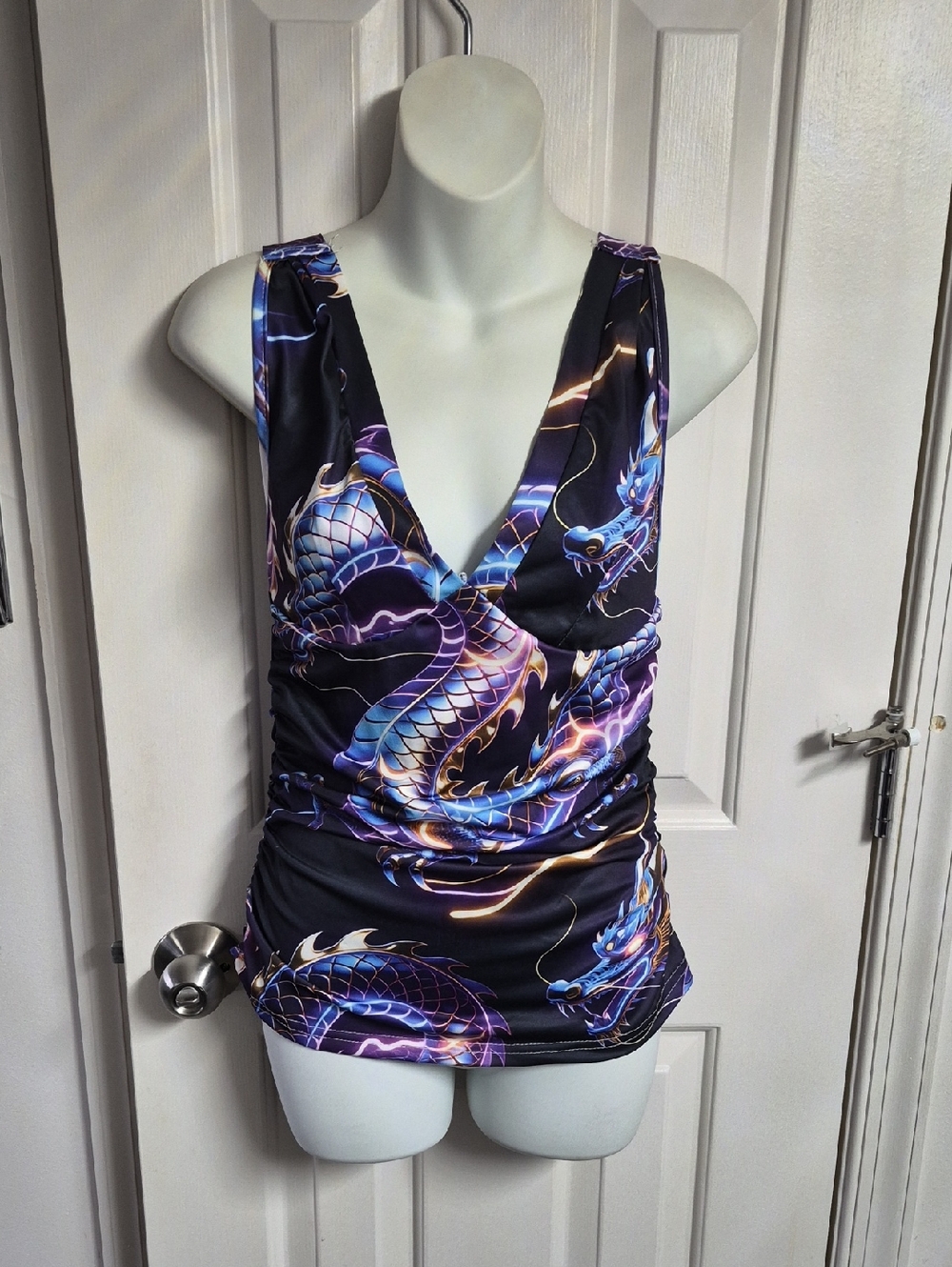 Dragon Print V-Neck Sleeveless Top - Black & Purple